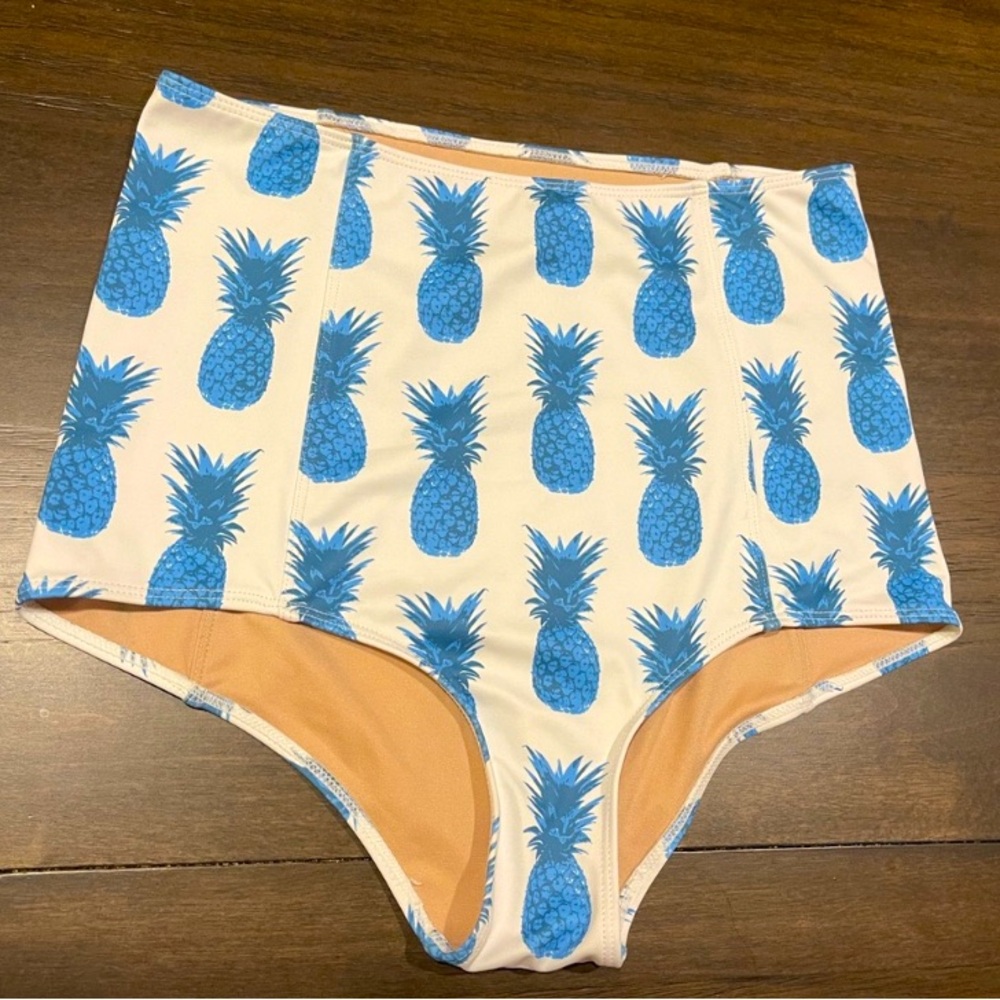 Pineapple bottoms size small